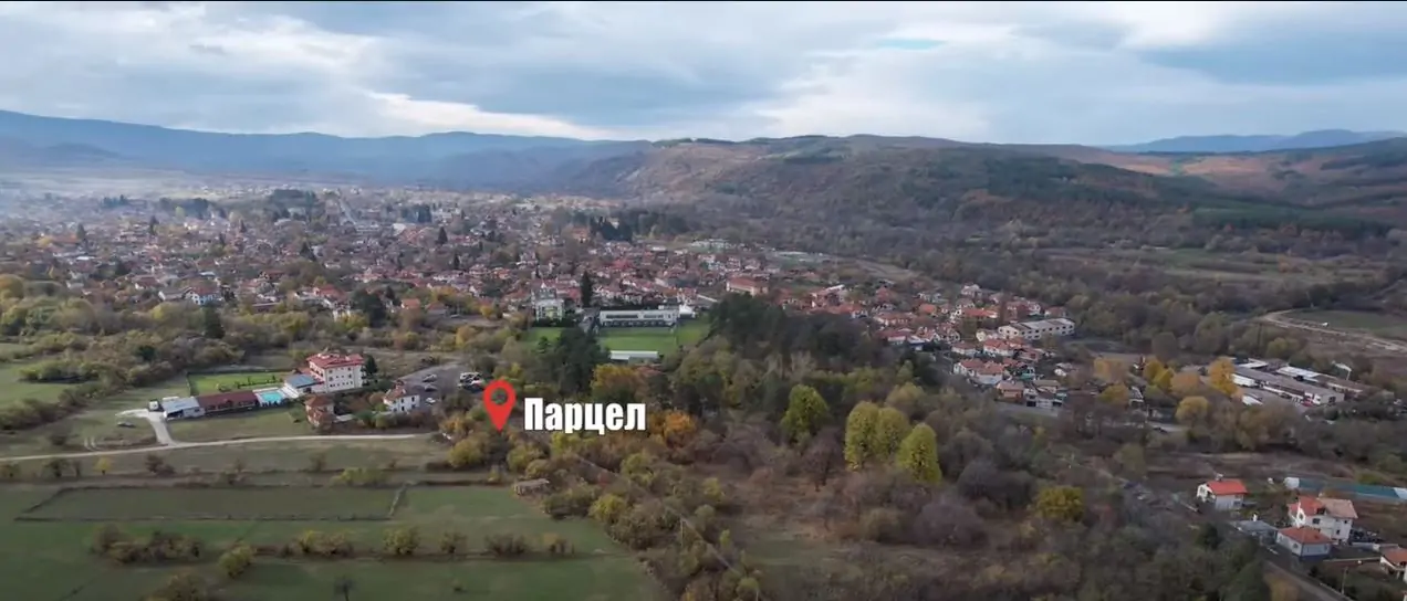 Terrain à Dolna Banya, Bulgarie, 3 822 m² - image 1