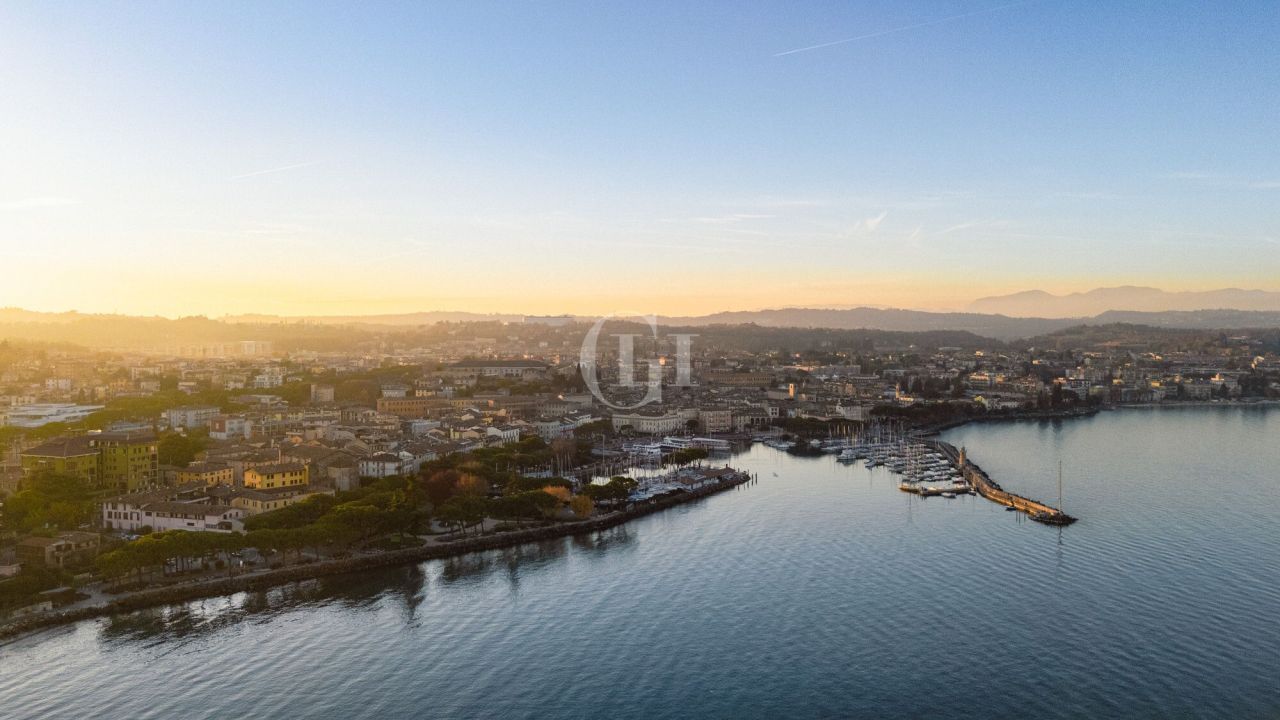 Apartment on Lake Garda, Italy, 134 m² - picture 16