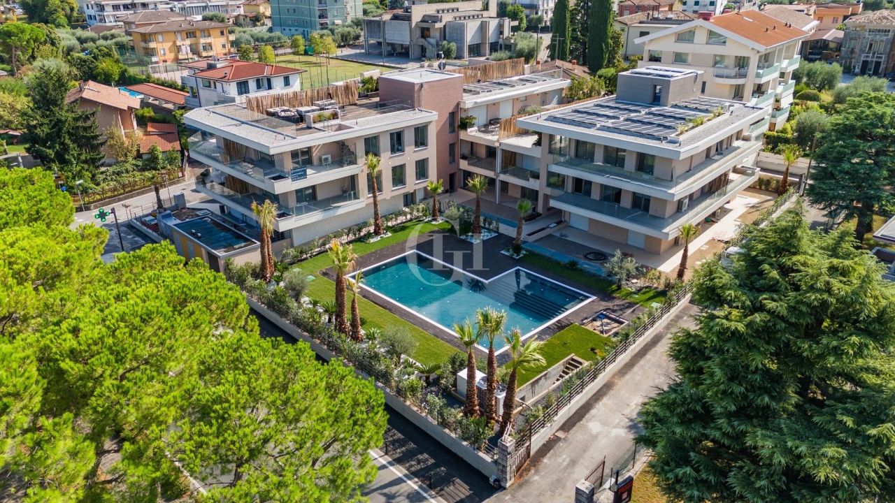 Apartment on Lake Garda, Italy, 134 m² - picture 12