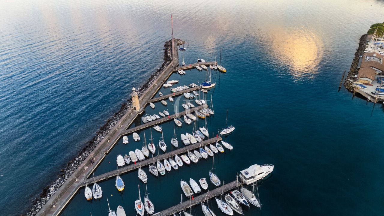 Apartment on Lake Garda, Italy, 134 m² - picture 17