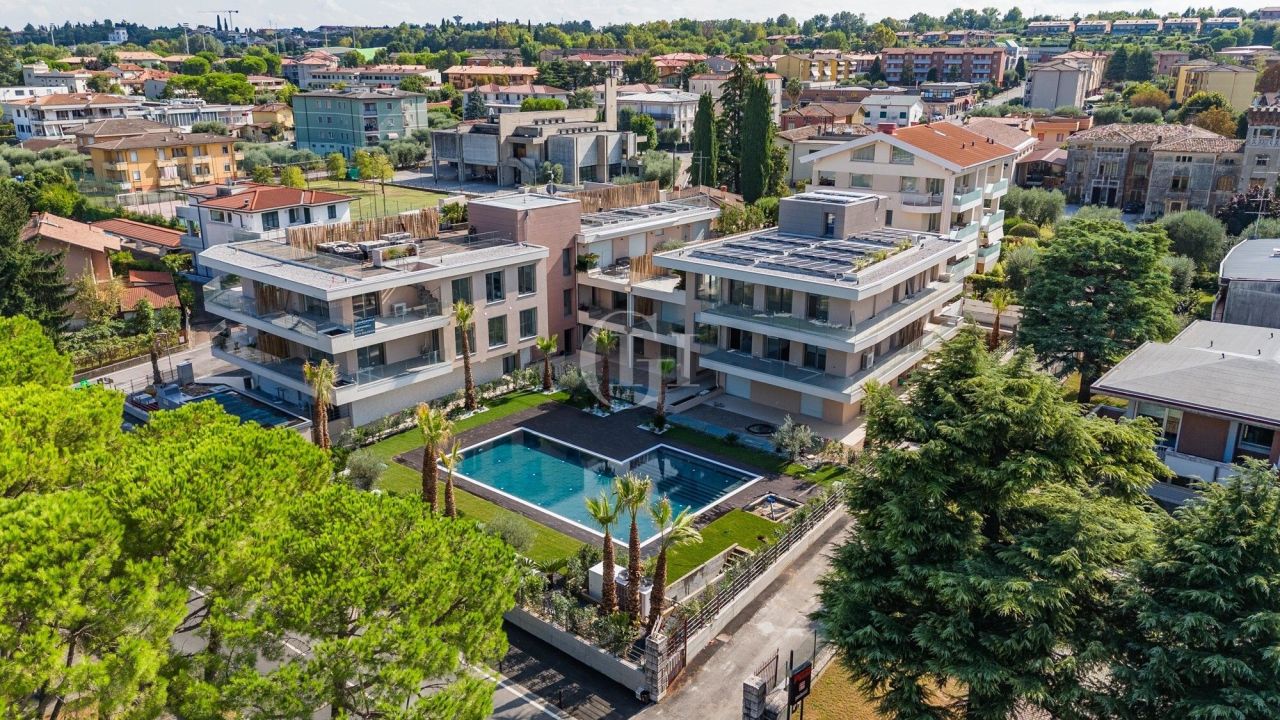 Apartment on Lake Garda, Italy, 134 m² - picture 11