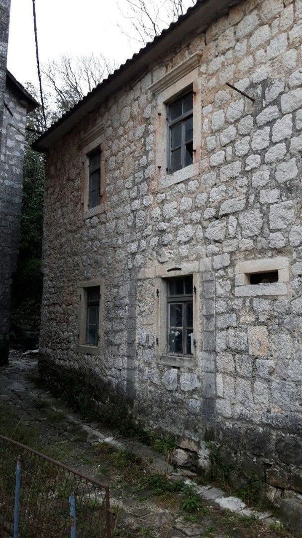 Maison à Perast, Monténégro, 97 m² - image 1