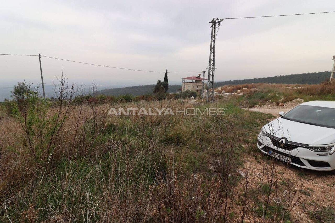 Terrain Erdemli, Turquie, 1 501 m² - image 1