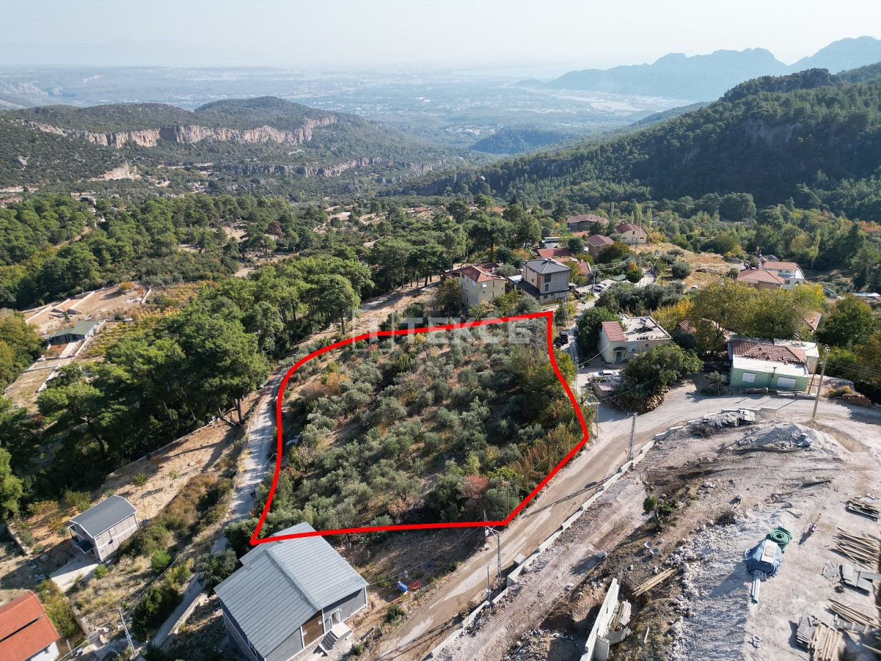 Farm in Antalya, Turkey, 4 584 m² - picture 1