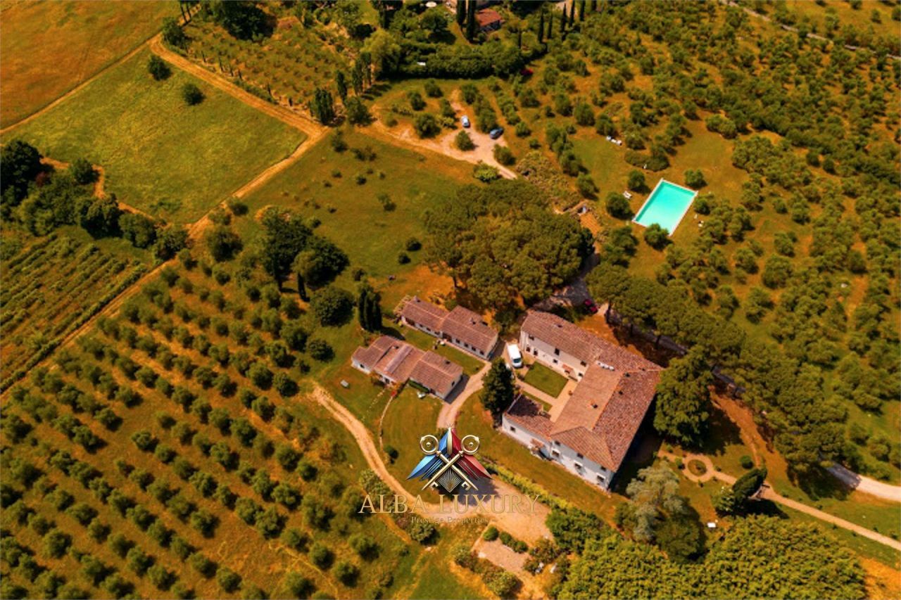 Villa Via Senese, Italien, 1 700 m² - Foto 1