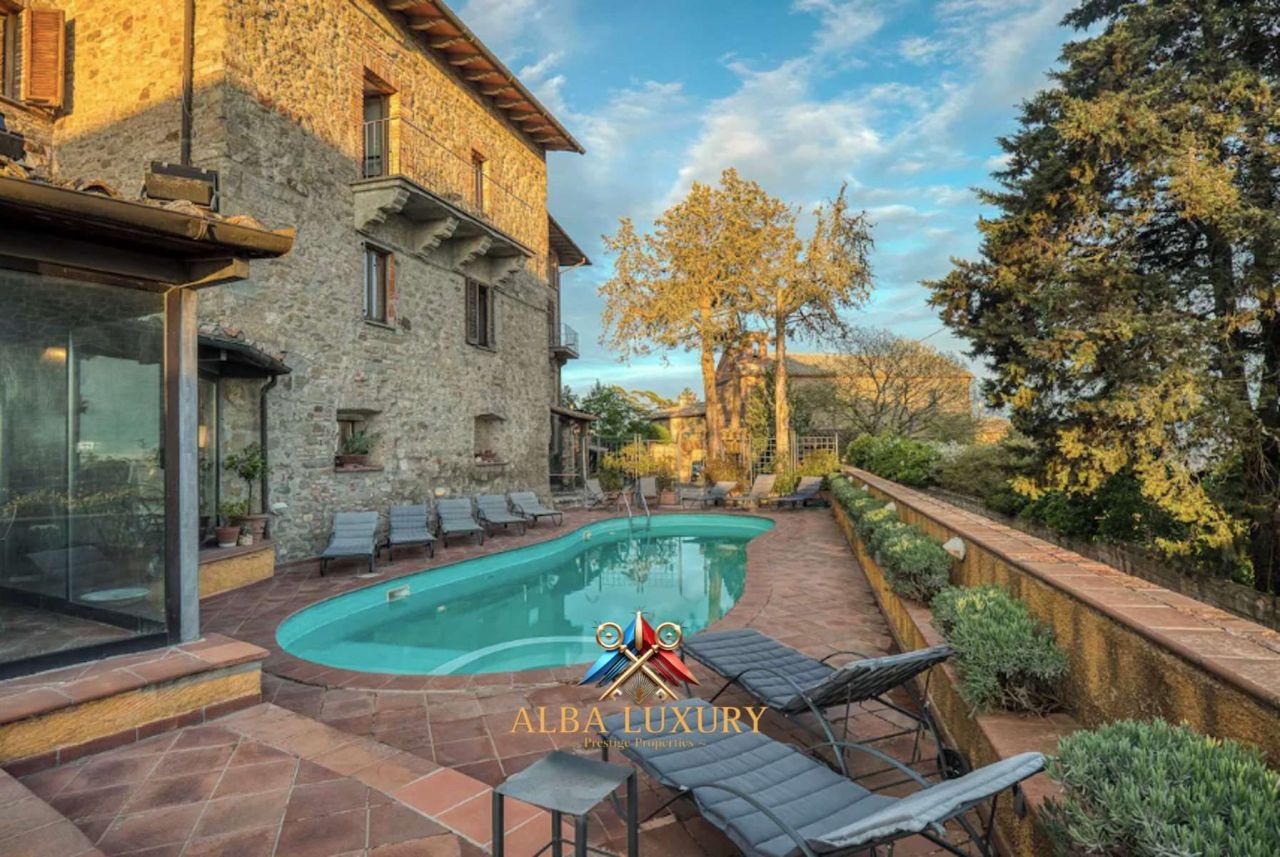 Villa in Passignano sul Trasimeno, Italien, 2 000 m² - Foto 1