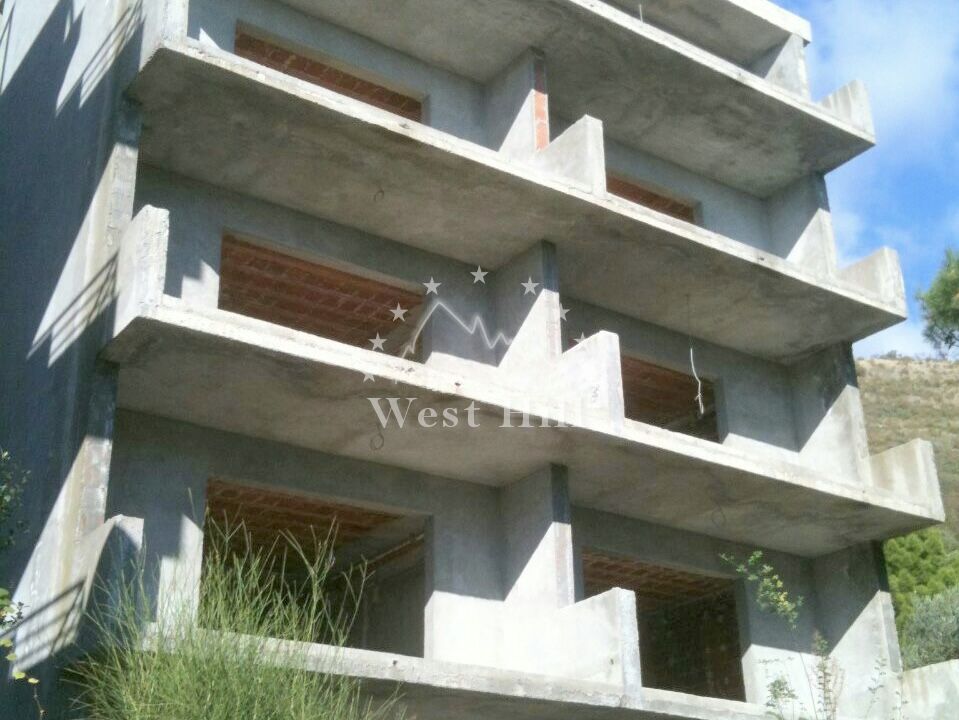 Grundstück in Petrovac, Montenegro, 320 m² - Foto 1