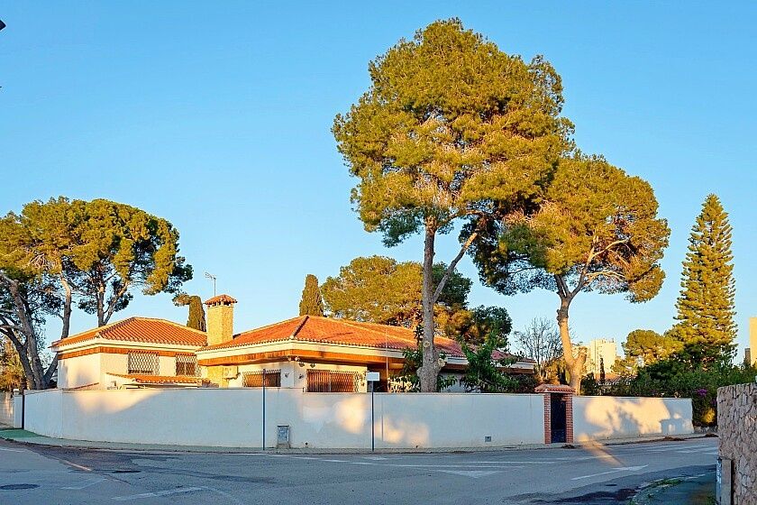Villa à Orihuela Costa, Espagne, 300 m² - image 1