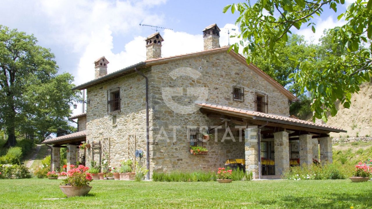 House in Arezzo, Italy, 307.55 m² - picture 2