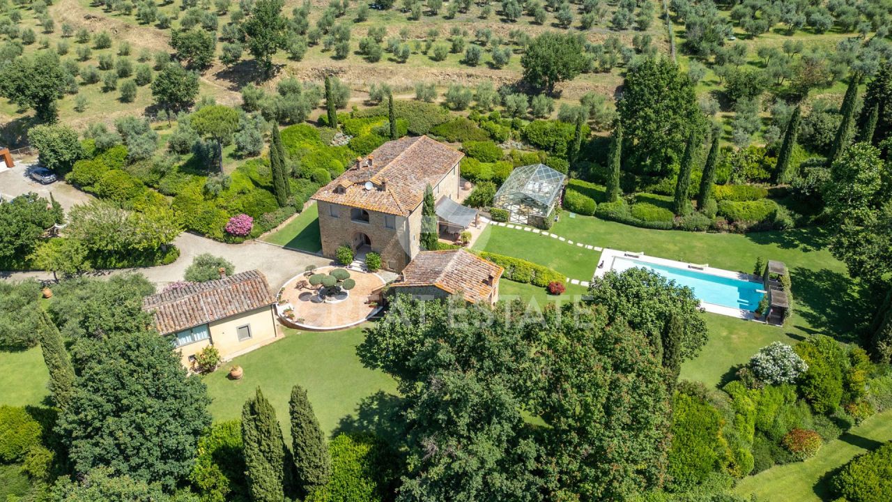 Casa ad Arezzo, Italia, 765.35 m² - foto 2