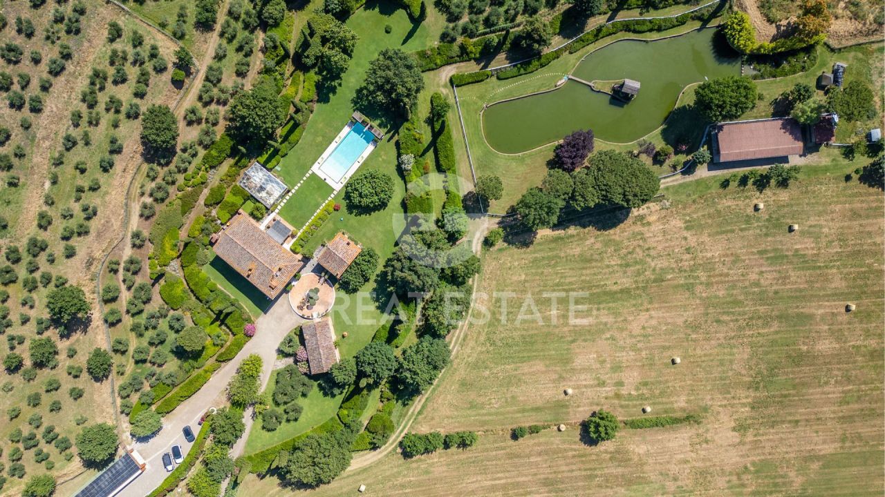 Casa ad Arezzo, Italia, 765.35 m² - foto 3