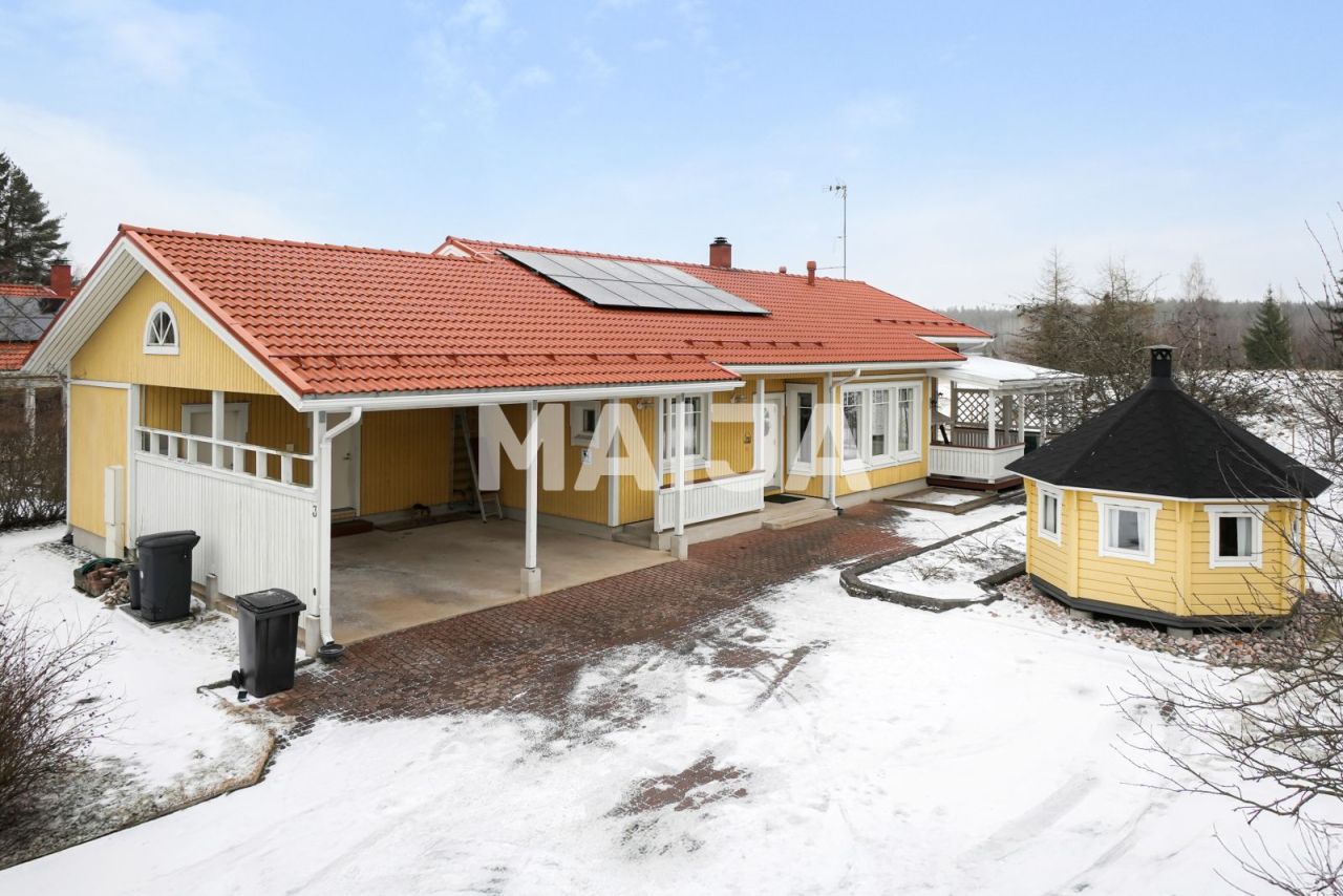 Casa a Riihimaki, Finlandia, 148 m² - foto 1