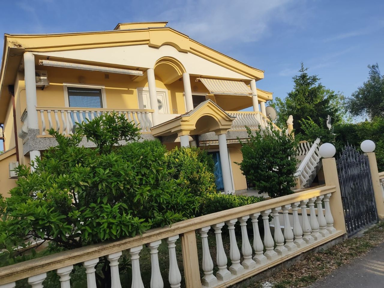 Haus in Ulcinj, Montenegro, 330 m² - Foto 1