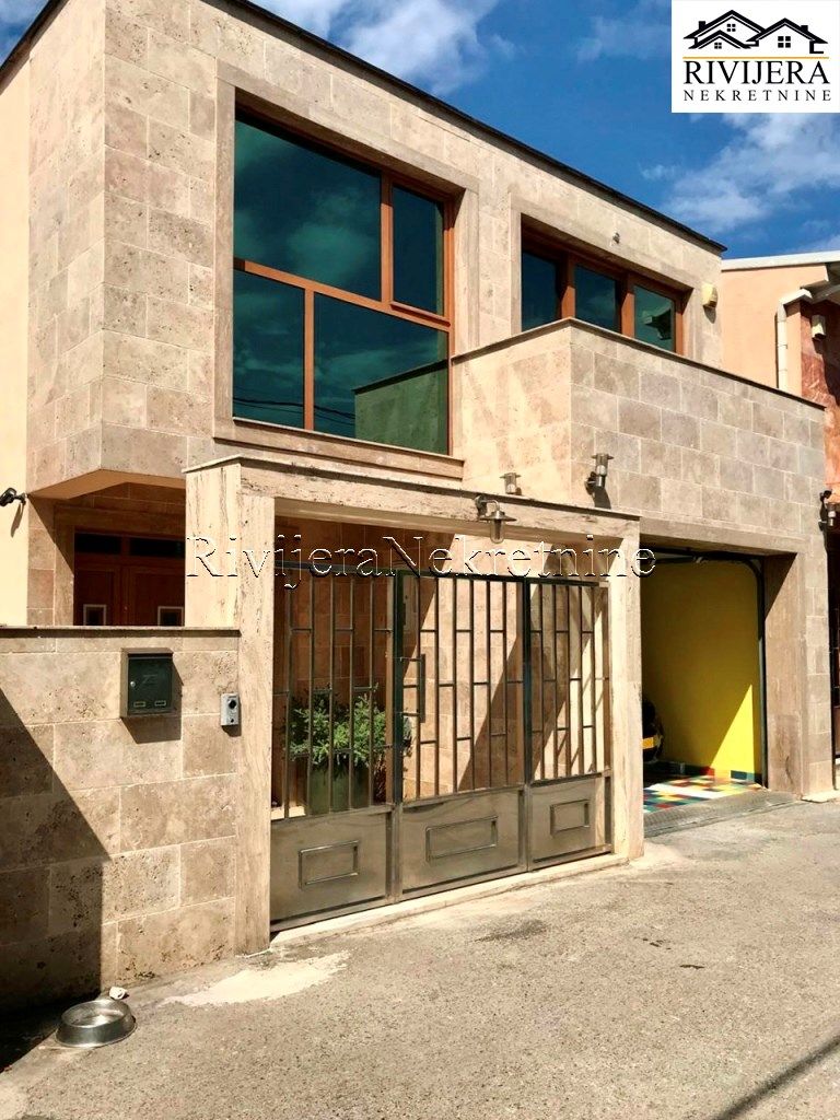 House in Bar, Montenegro, 323 m² - picture 1