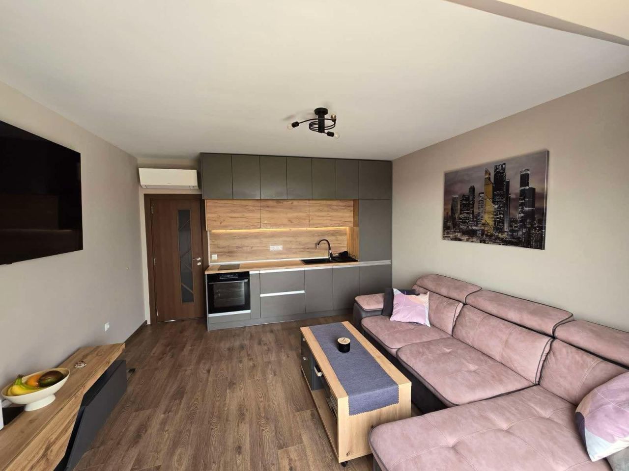 Piso en Santos Constantino y Elena, Bulgaria, 75 m² - imagen 1
