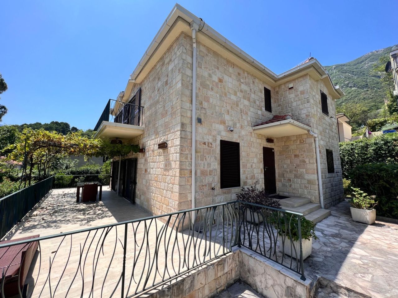 House in Prcanj, Montenegro, 170 m² - picture 1