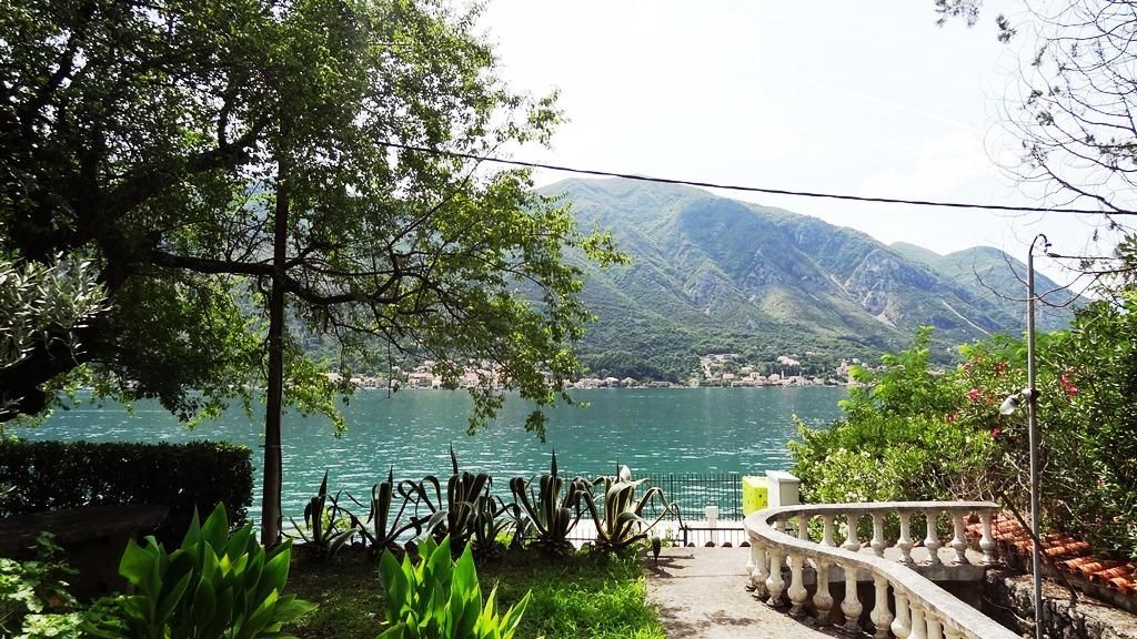 House in Dobrota, Montenegro, 175 m² - picture 1