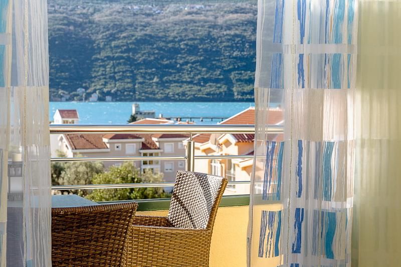 Piso en Denovici, Montenegro, 99 m² - imagen 1