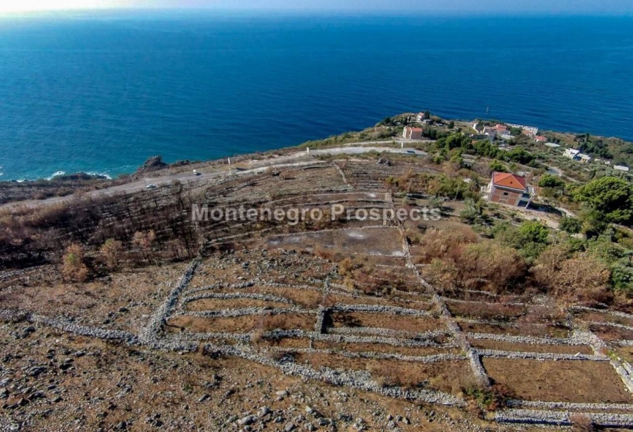 Terrain à Rézévici, Monténégro, 1 048 m² - image 1