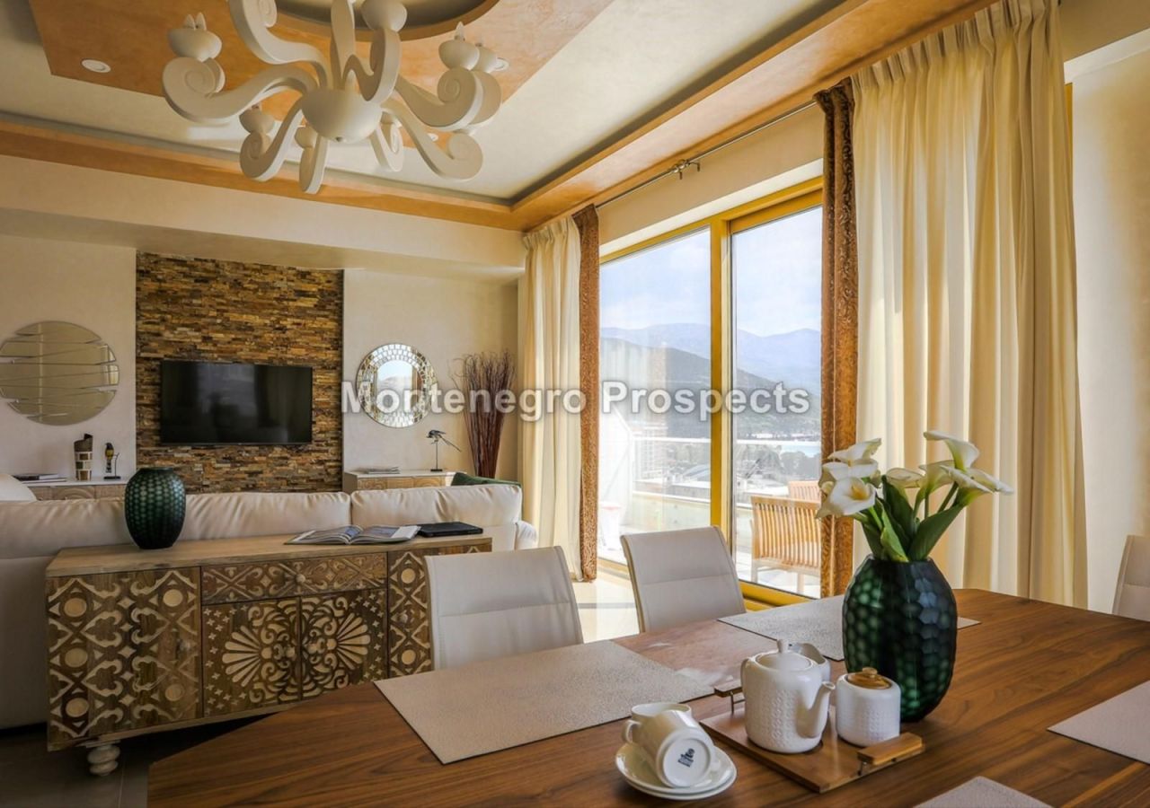 Piso en Budva, Montenegro, 131 m² - imagen 1