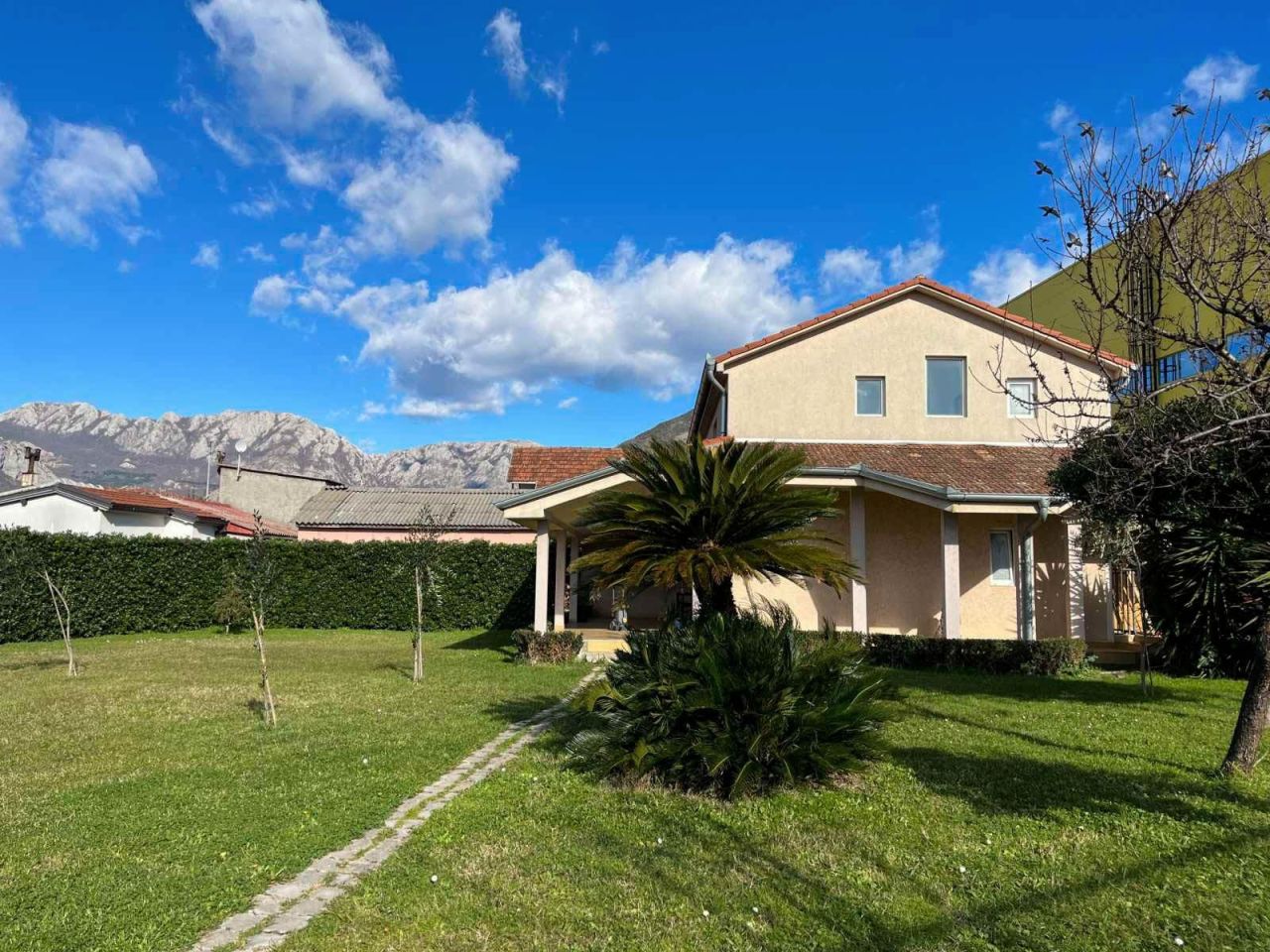 Haus in Bar, Montenegro, 128 m² - Foto 1