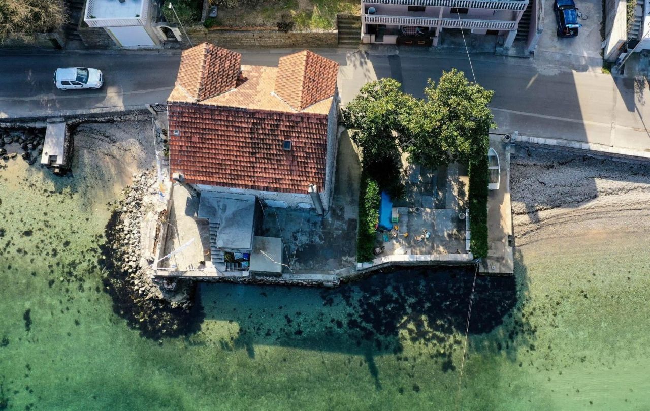 Haus in Muo, Montenegro, 130 m² - Foto 1