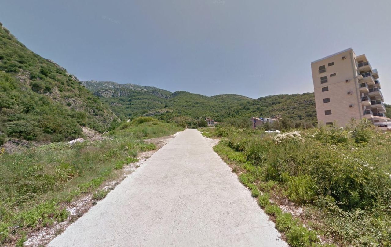 Terreno en Becici, Montenegro, 472 m² - imagen 1