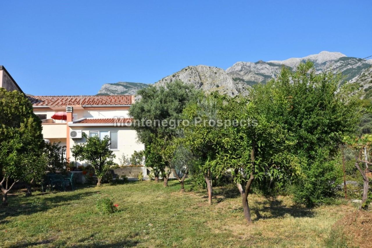 House in Bar, Montenegro, 140 m² - picture 1