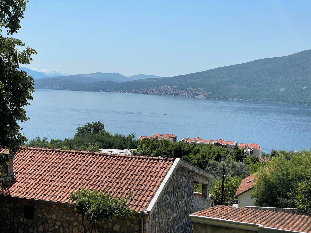 Haus in Denovici, Montenegro, 78 m² - Foto 1
