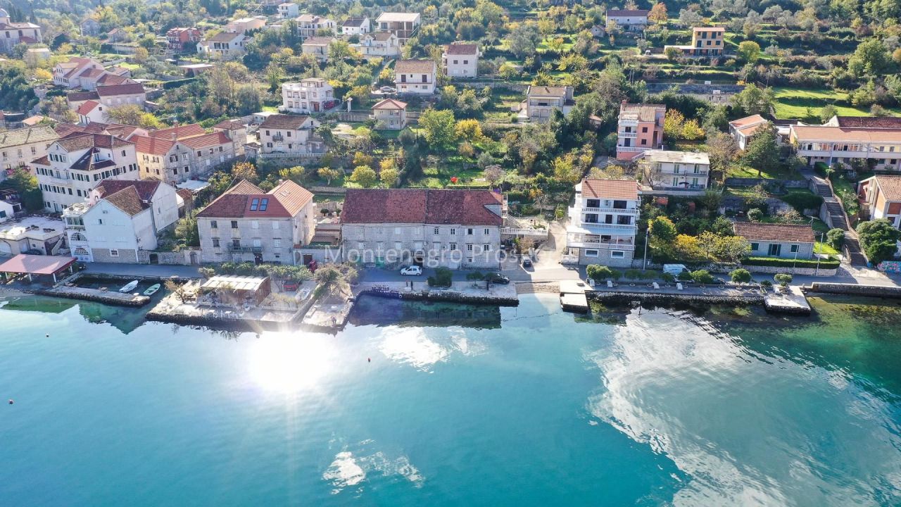 Maison à Prcanj, Monténégro, 326 m² - image 1