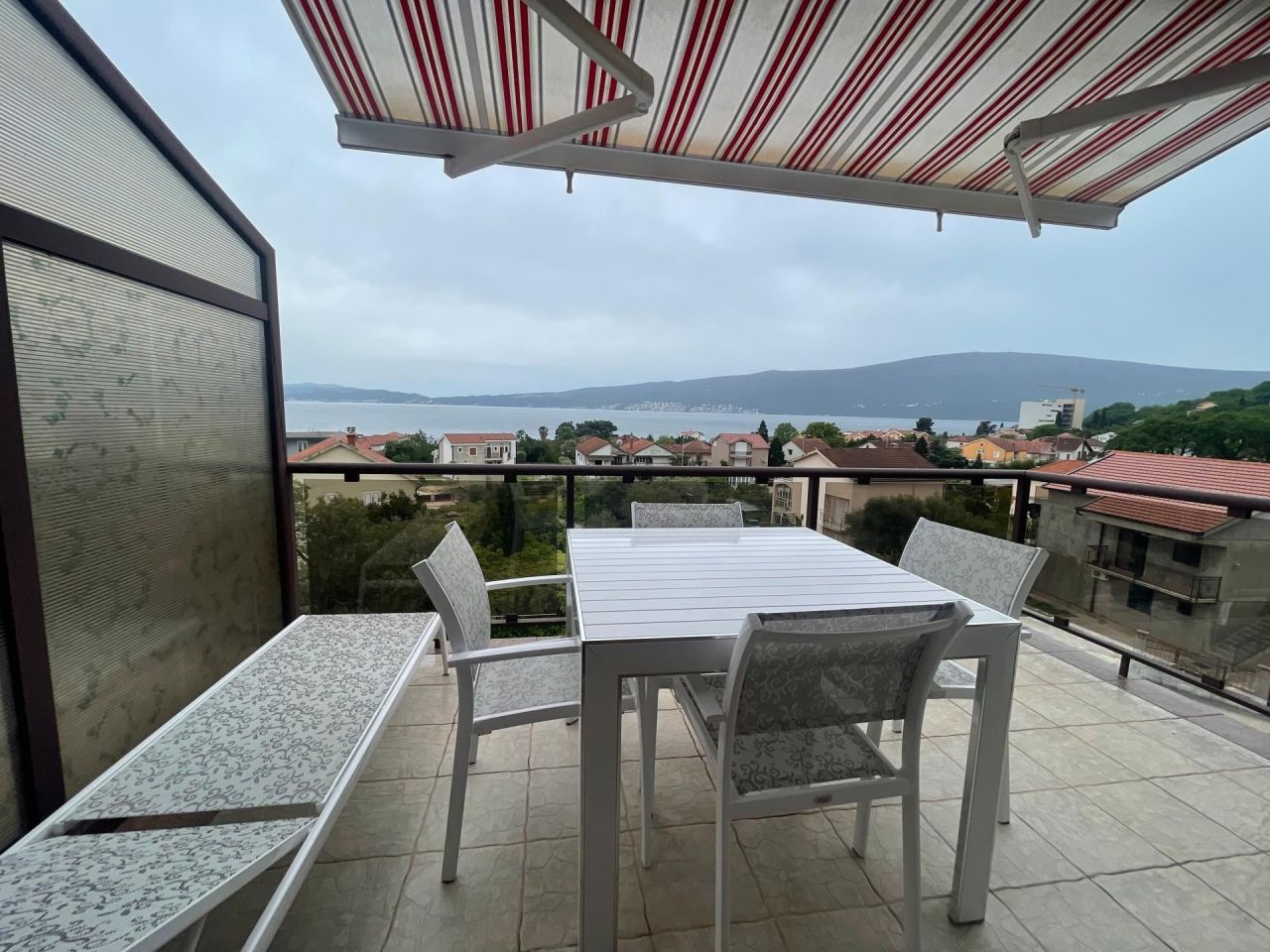 Wohnung in Herceg-Novi, Montenegro, 110 m² - Foto 1