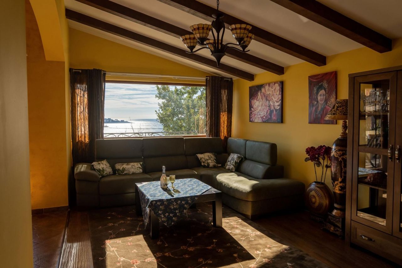Casa en Šušanj, Montenegro, 231 m² - imagen 1