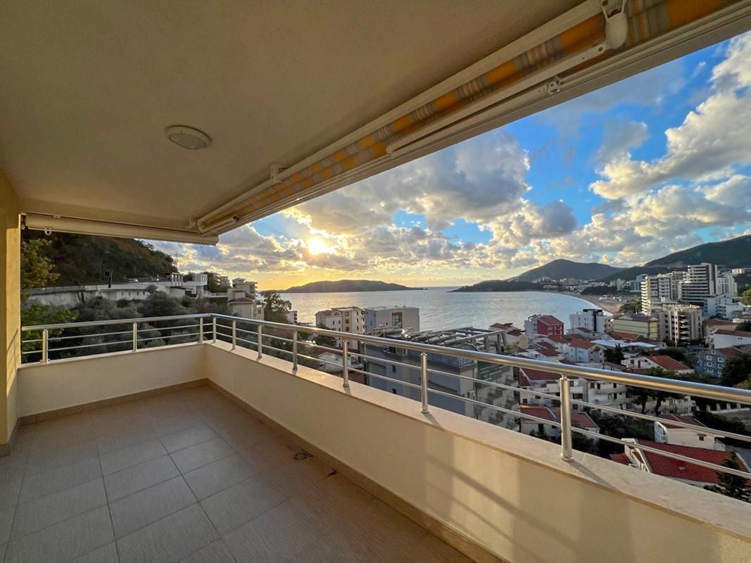Flat in Rafailovici, Montenegro, 101 m² - picture 1
