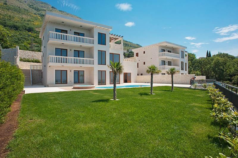 Haus in Rezevici, Montenegro, 801 m² - Foto 1