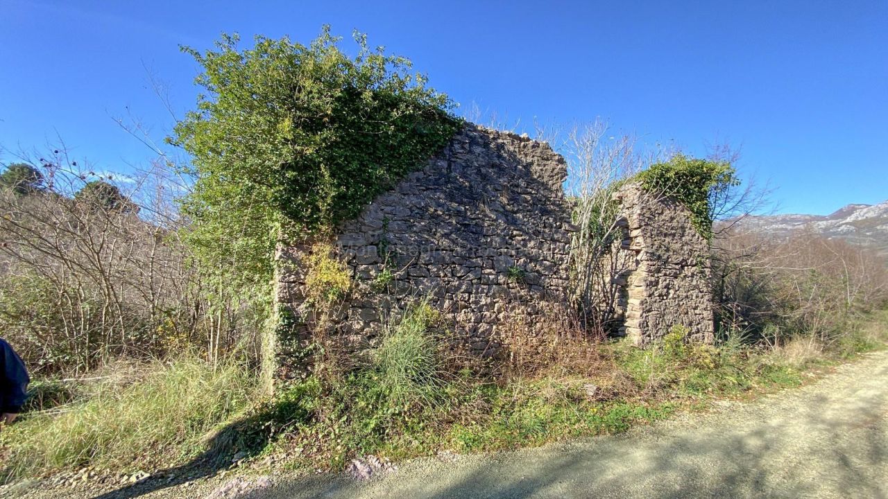 Grundstück in Buljarica, Montenegro, 9 477 m² - Foto 1