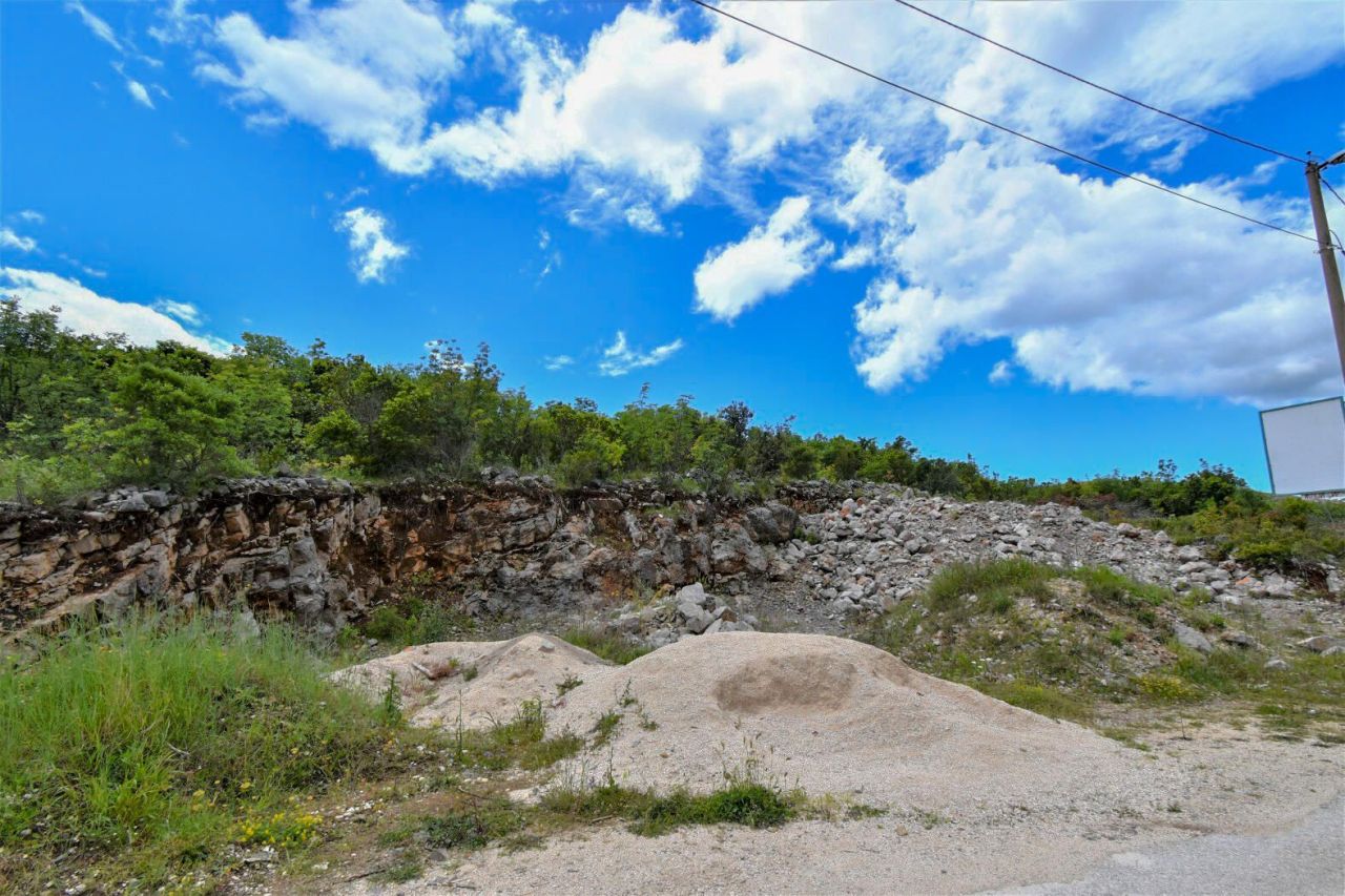 Terreno en Bigova, Montenegro, 608 m² - imagen 1