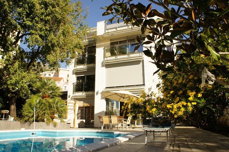 Haus in Budva, Montenegro, 380 m² - Foto 1