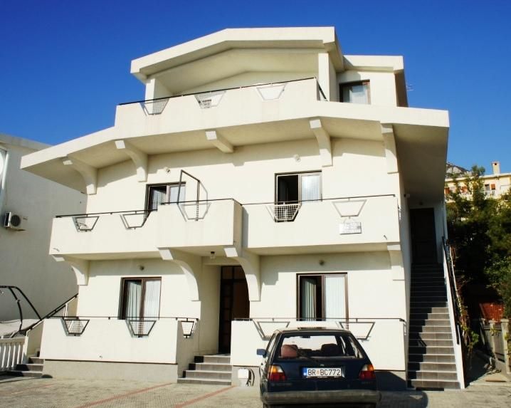 Oficina en Šušanj, Montenegro, 340 m² - imagen 1