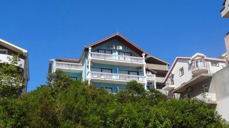 Bureau à Igalo, Monténégro, 608 m² - image 1
