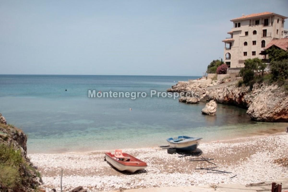 Terreno en Utjeha, Montenegro, 1 594 m² - imagen 1