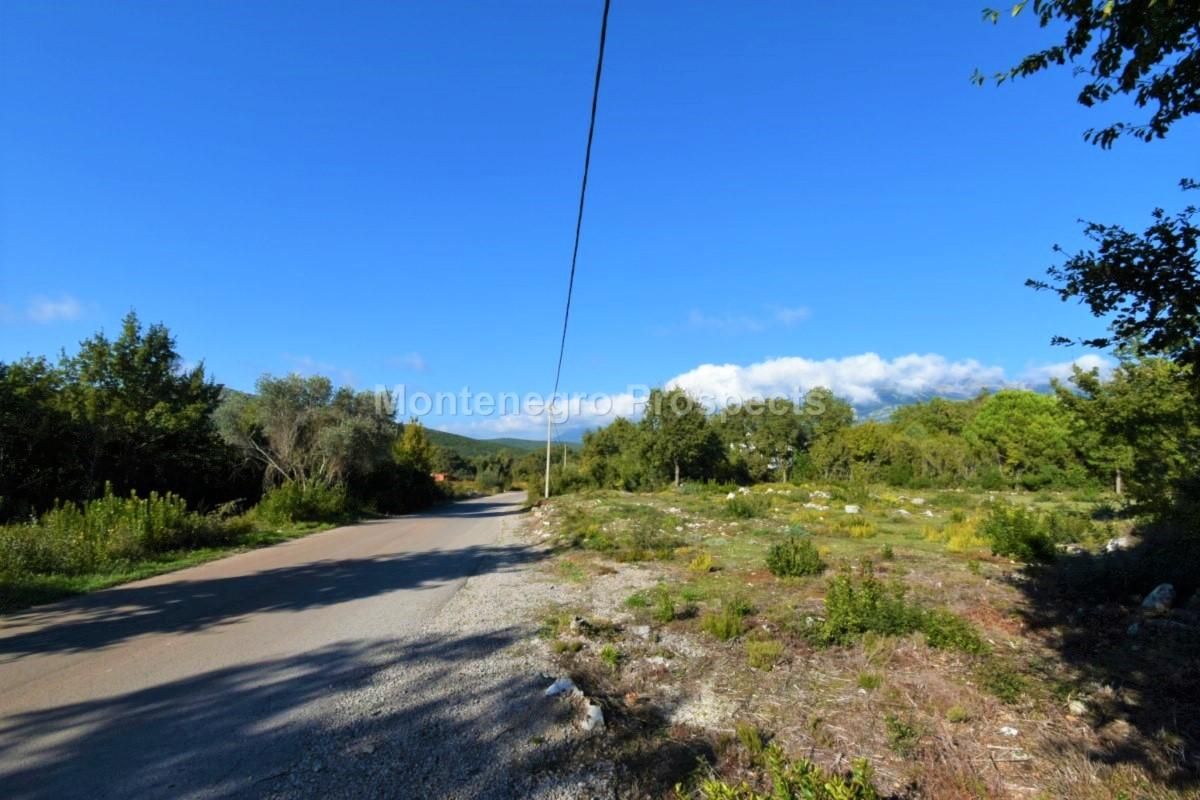 Terrain à Krimovica, Monténégro, 2 309 m² - image 1