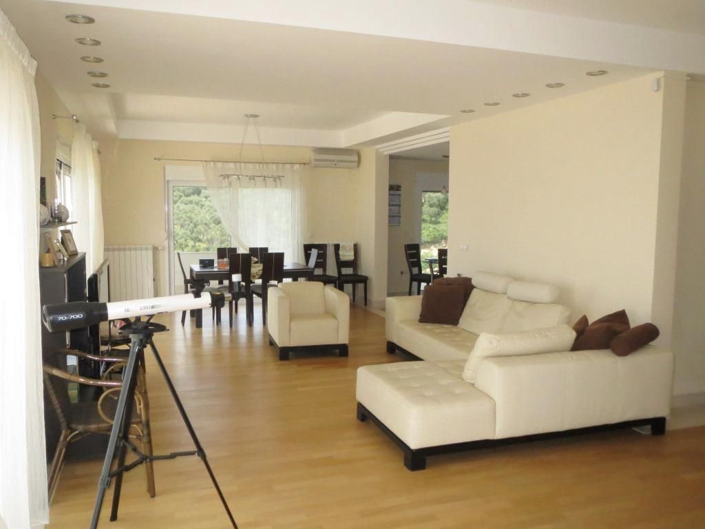 Haus in Ulcinj, Montenegro, 900 m² - Foto 1