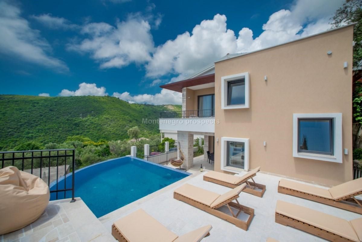 Haus in Becici, Montenegro, 170 m² - Foto 1
