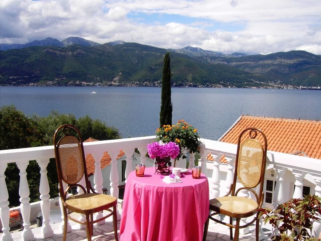 Haus in Halbinsel Luštica, Montenegro, 210 m² - Foto 1