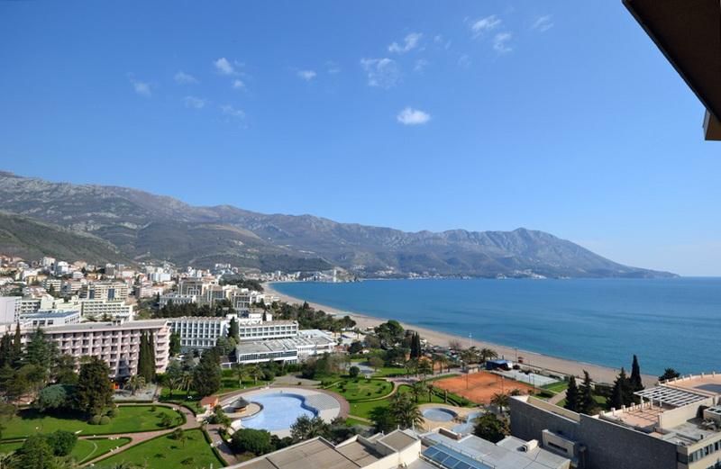 Piso en Becici, Montenegro, 152 m² - imagen 1