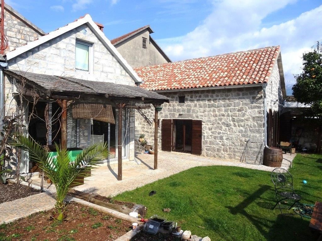 Haus in Halbinsel Luštica, Montenegro, 130 m² - Foto 1