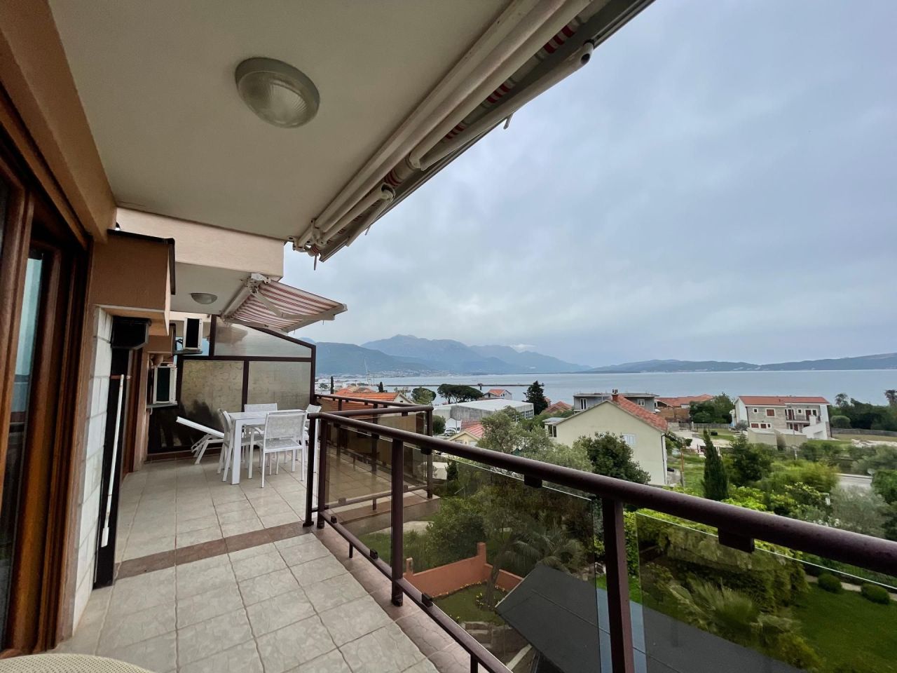Flat in Herceg-Novi, Montenegro, 110 m² - picture 2