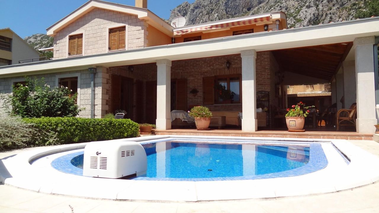 House in Orahovac, Montenegro, 300 m² - picture 2