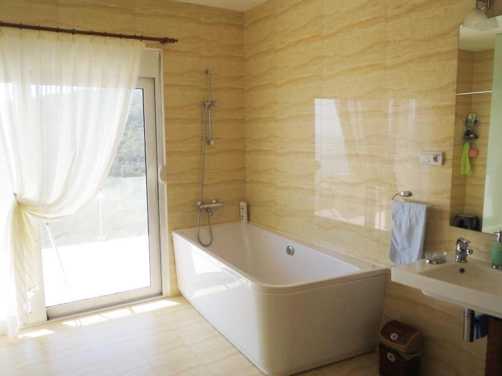 Maison à Ulcinj, Monténégro, 900 m² - image 2