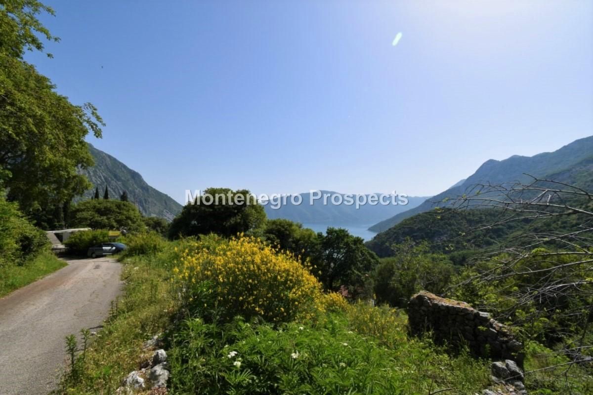 Grundstück in Risan, Montenegro, 1 633 m² - Foto 2